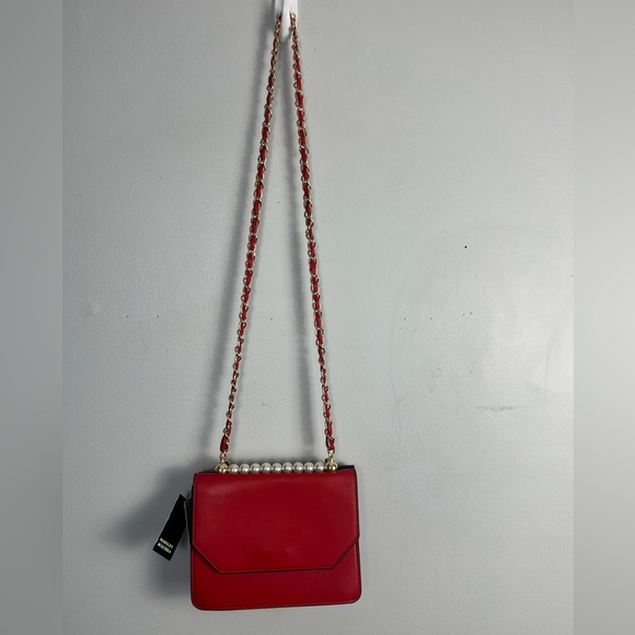 NEW BADGLEY MISCHKA Double-Sided Crossbody Bag black red with red strap - Picture 9 of 13